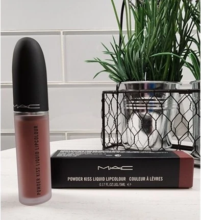 Жидкая помада MAC Cosmetics Powder Kiss