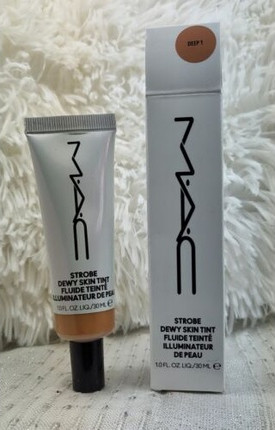 Тинт для кожи MAC Cosmetics Strobe Dewy