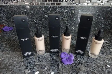 Тональная основа MAC Cosmetics Waterweight Foundation