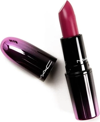 Помада MAC Cosmetics Love Me