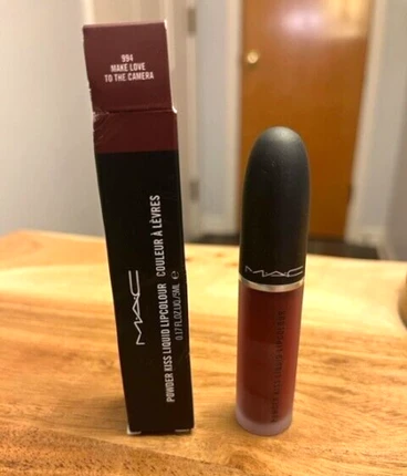 Жидкая помада MAC Cosmetics Powder Kiss Liquid Lipcolour