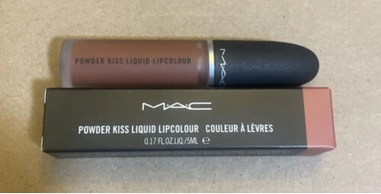 Помада MAC Powder Kiss Liquid Lipcolour