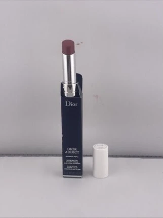 Помада Christian Dior Dior Addict Refill Увлажняющая помада с интенсивным цветом