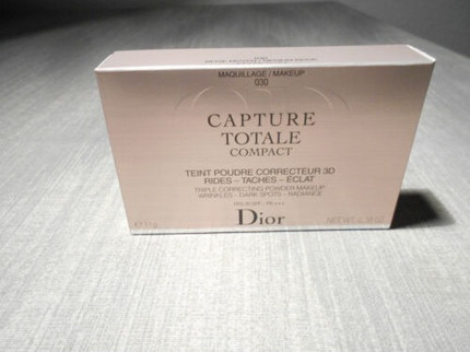 Пудра-компакт Christian Dior Capture Totale Triple Correcting Powder Makeup