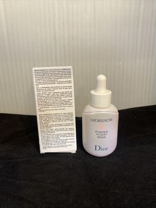 Сыворотка Christian Dior Diorsnow Essence of Light Serum