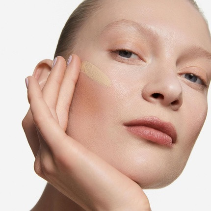 Тональная основа для лица с защитой от солнца Inglot
