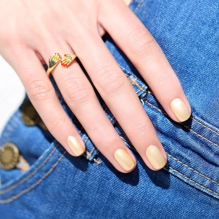 Гель-лак Manucurist Green Flash Gel Nail Polish Gold Sand