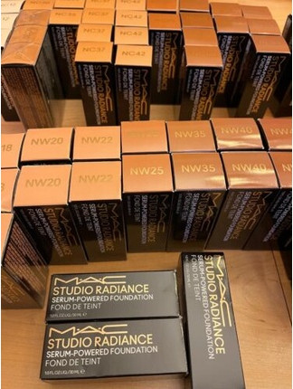 Тональная основа с сывороткой Foundation MAC Cosmetics Studio Radiance