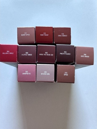 Губная помада MAC Cosmetics Powder Kiss Liquid Lip Color