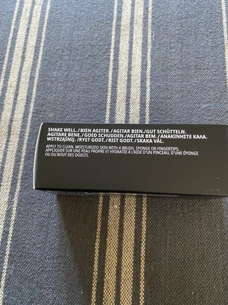 Тональная основа MAC Cosmetics Studio Radiance Face & Body Radiant Sheer Foundation