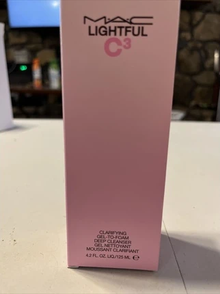 Очищающая пенка MAC Cosmetics Lightful C3