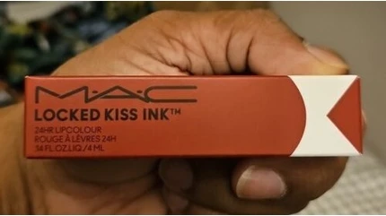 Губная помада MAC Cosmetics Locked Kiss Tint