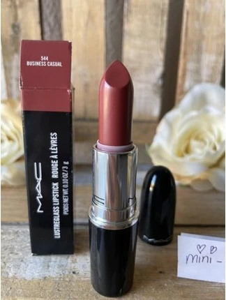 Помада MAC Cosmetics Business Casual