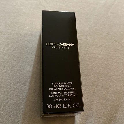 Тональный крем Foundation Dolce & Gabbana Velvetskin Natural Matte