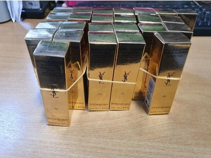 Блестящий лак Yves Saint Laurent Rouge PUR Couture Vernis a LEVRES