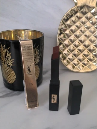 Помада Yves Saint Laurent The Slim Velvet Radical Matte Lipstick