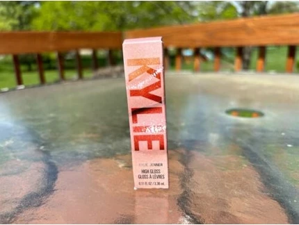 Блеск для губ Kylie Cosmetics High Gloss Damn Gina