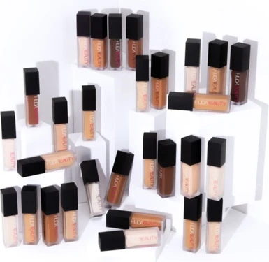 Консилер Huda Beauty