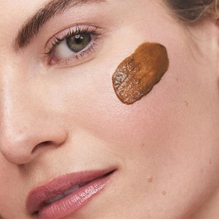 Осветляющая и отшелушивающая маска-скраб для лица Kora Organics Turmeric