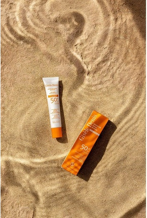 Cream Gisele Denis
