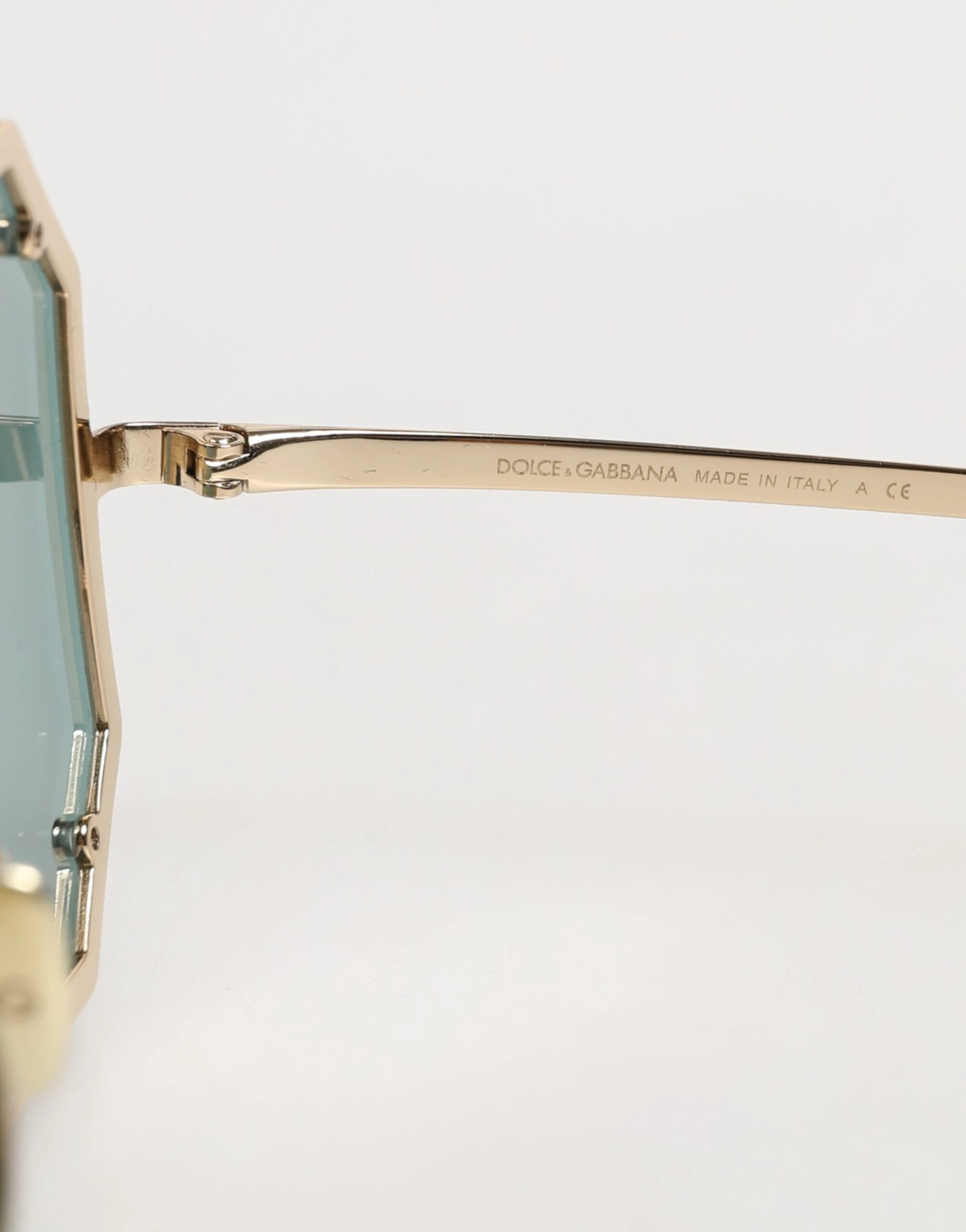 Солнцезащитные очки Dolce & Gabbana DG2216