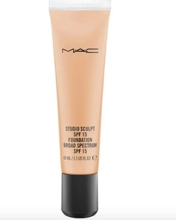Тональная основа MAC Cosmetics Studio Sculpt SPF 15