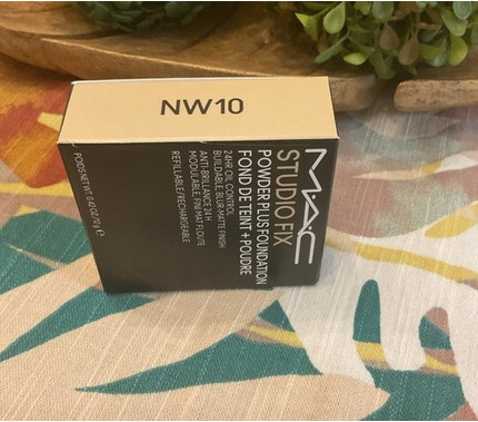 Пудра-основа Studio Fix Powder Plus Foundation от MAC Cosmetics