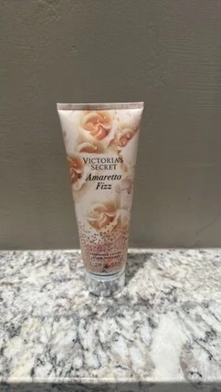 Увлажняющий лосьон для тела Victoria's Secret Amaretto Fizz