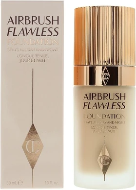 Тональный крем Charlotte Tilbury Airbrush Flawless держится весь день