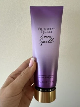 Лосьон для тела Victoria's Secret Love Spell
