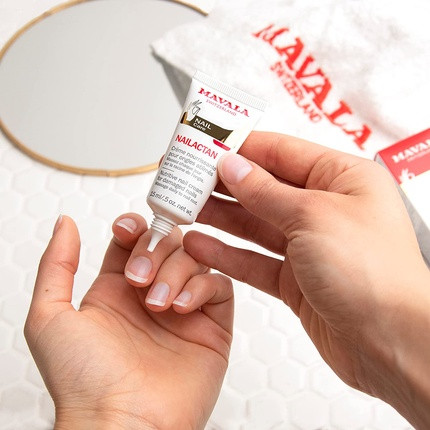 Питательный крем для ногтей Mavala Nailactan