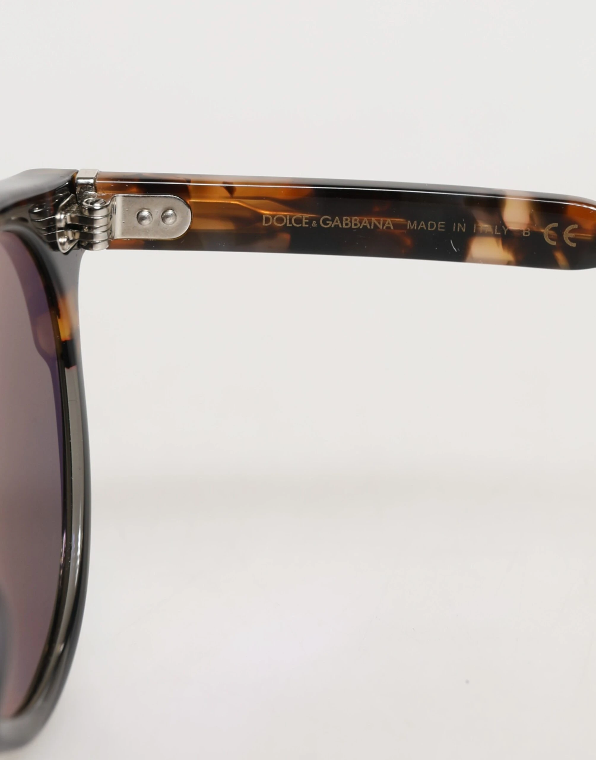Солнцезащитные очки Dolce & Gabbana DG4334B