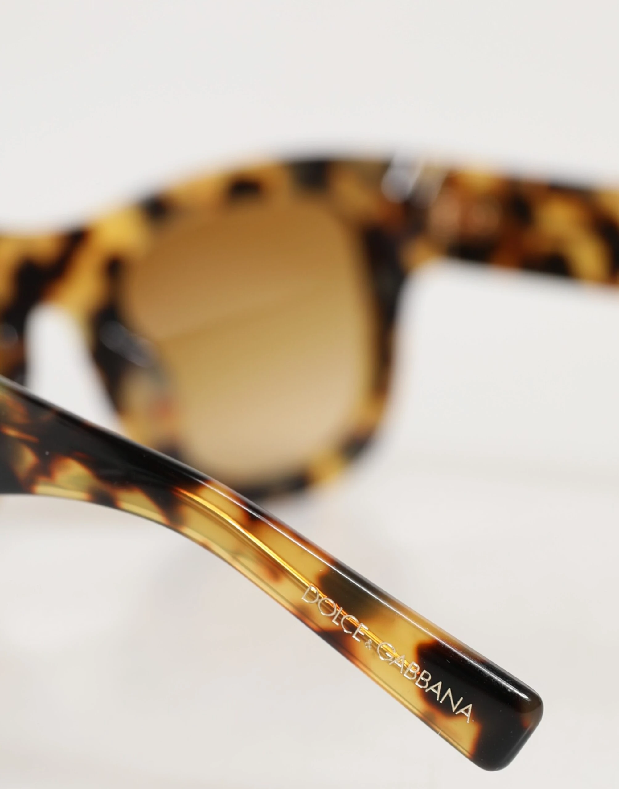 Солнцезащитные очки Dolce & Gabbana DG4379F