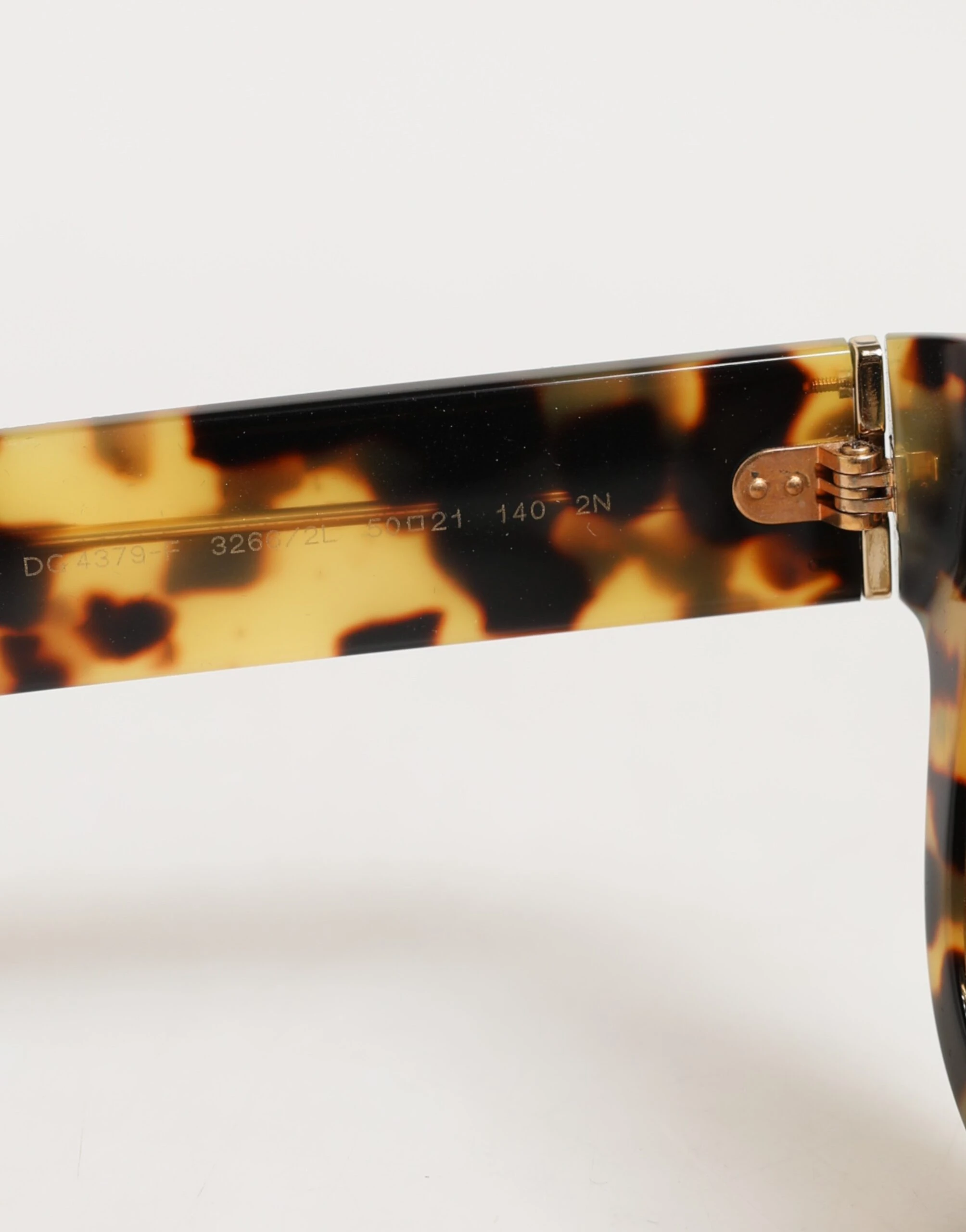 Солнцезащитные очки Dolce & Gabbana DG4379F