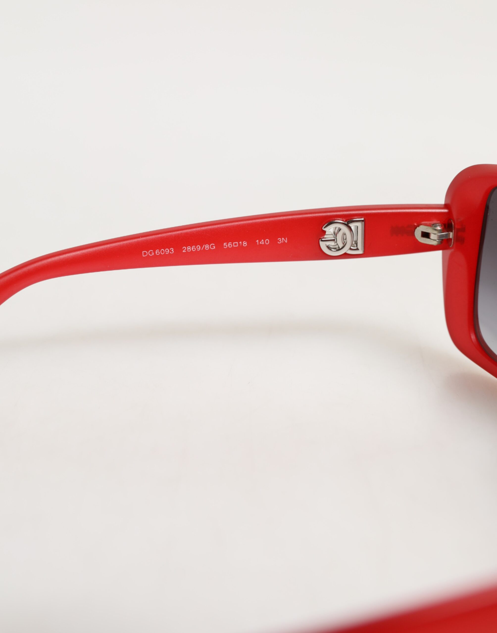 Солнцезащитные очки Dolce & Gabbana DG6093