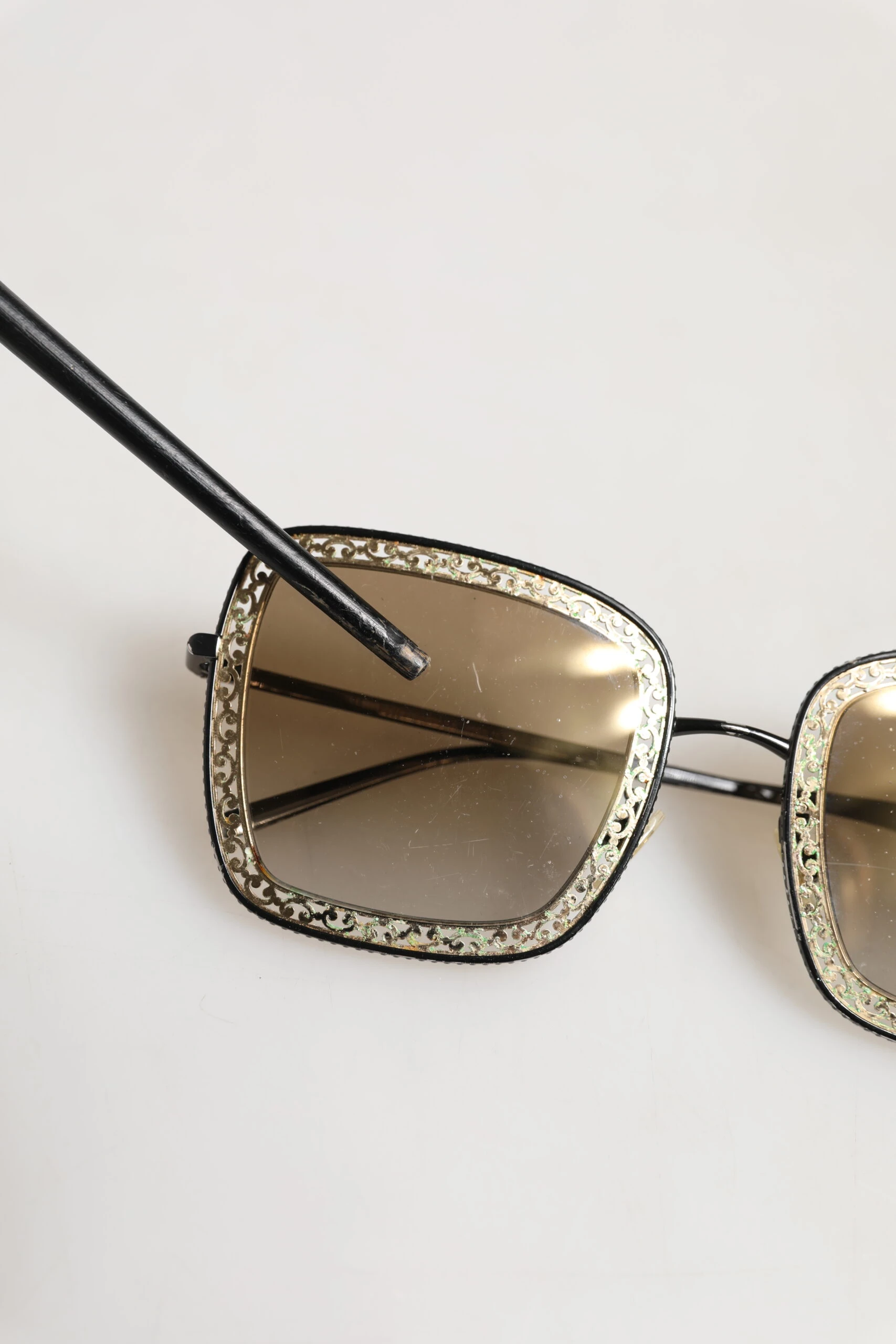 Солнечные очки Dolce & Gabbana DG2225