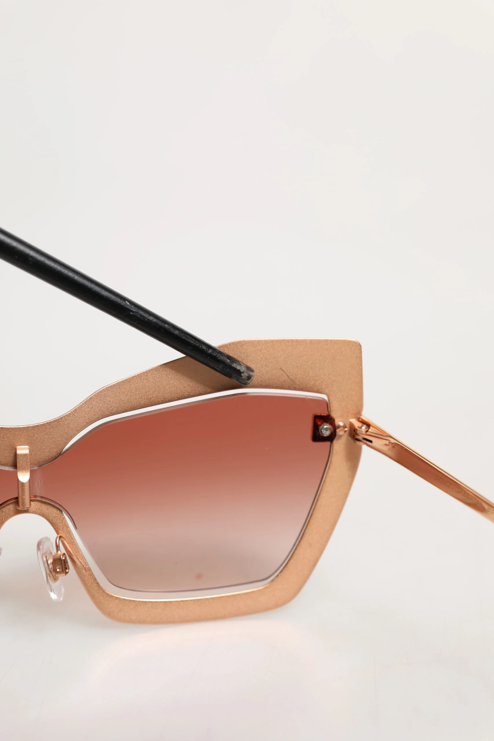 Солнцезащитные очки Dolce & Gabbana DG2224