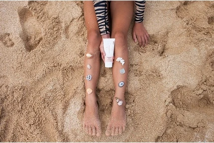 Солнцезащитный лосьон Naif без отдушек для младенцев и детей SPF50