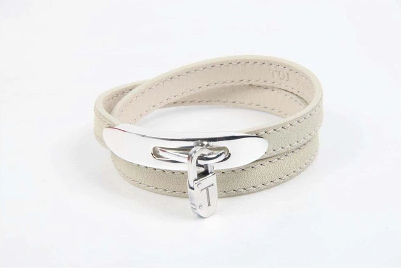 Белый металлический брелок Tods