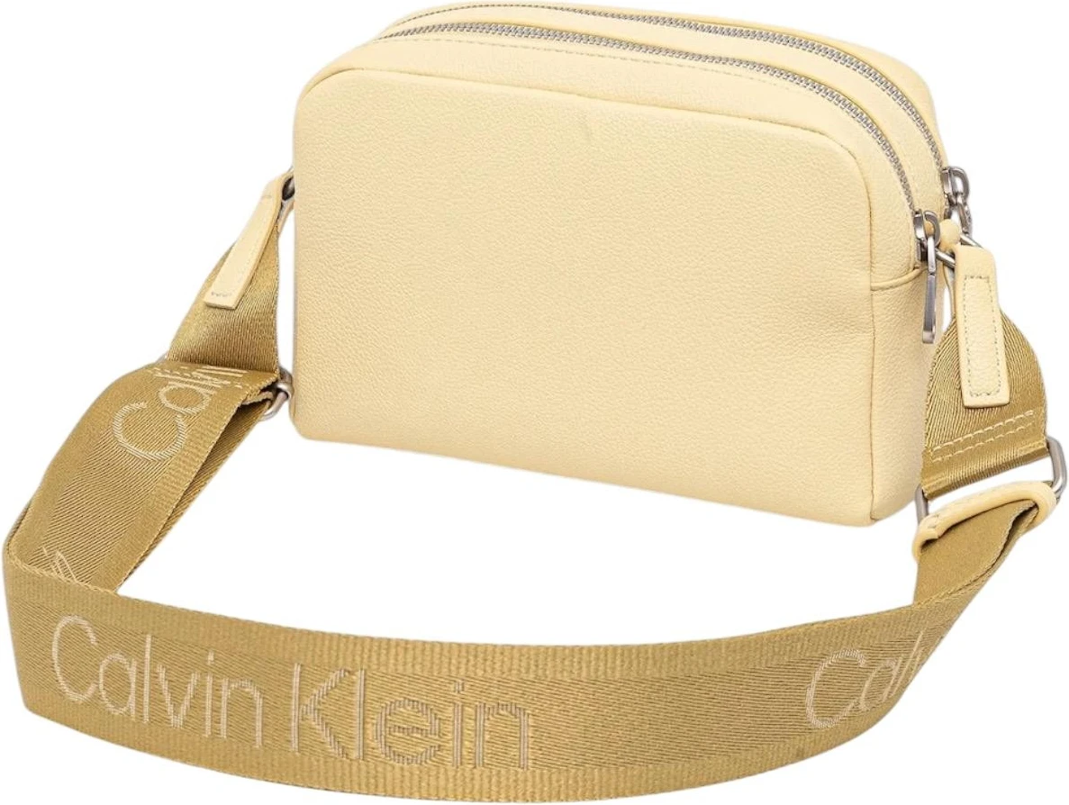 Сумки Calvin Klein