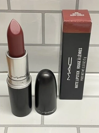 Матовая помада MAC Cosmetics Natural Born Leader