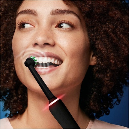Электрическая зубная щетка Oral-B Pro 3 3000