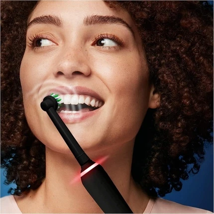 Электрическая зубная щетка Oral-B Pro 3 3000
