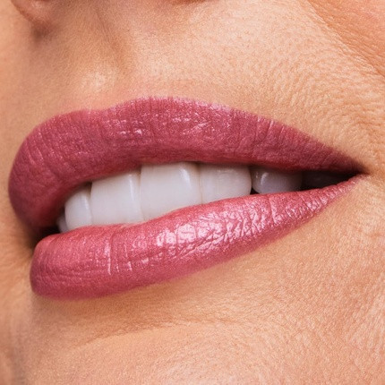 Помада Estee Lauder Pure Color Long-Lasting Hi-Lustre