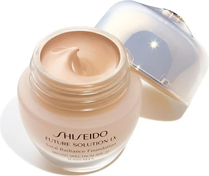 Тональный крем Shiseido Future Solution LX Total Radiance