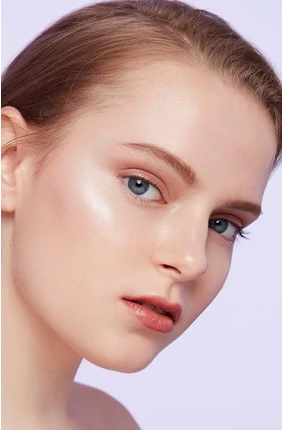 Хайлайтер Cle De Peau Beaute The Luminizing Face Enhancer