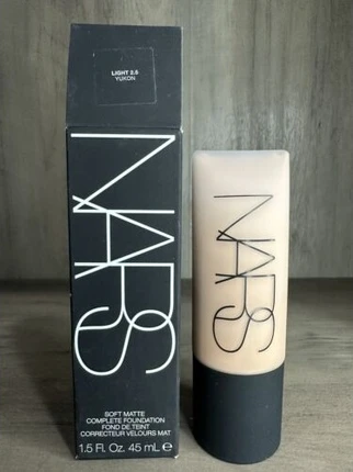 Тональная основа Полный размер Nars