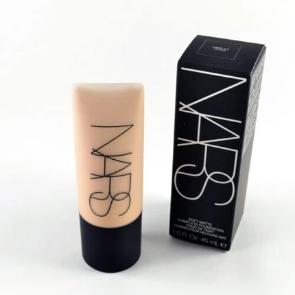 Тональная основа Nars Soft Matte Complete Foundation