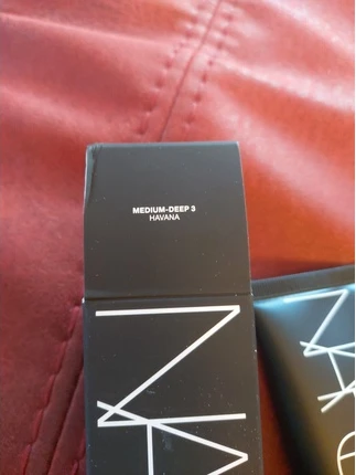 Тонирующий увлажняющий крем Nars Pure Radiant