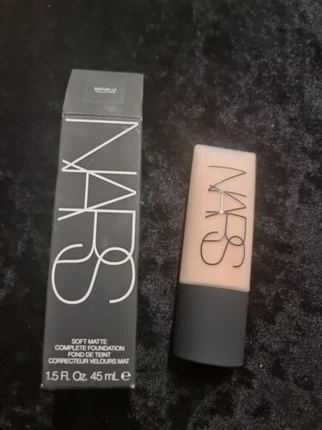 Тональная основа Soft Matte Complete Foundation от Nars
